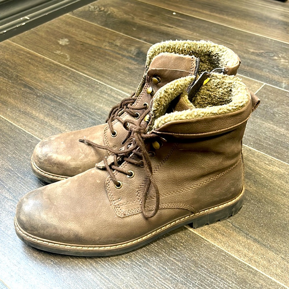 Barely worn winter boots